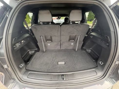 Used 2023 Jeep Grand Cherokee L Laredo AWD/4WD image 27