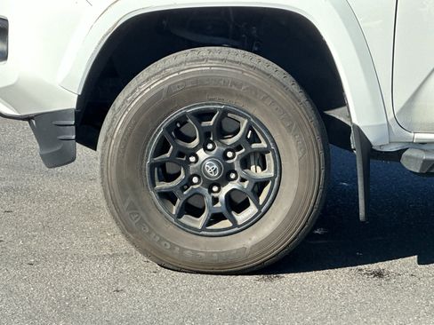 Used 2022 Toyota Tacoma SR5 image 20