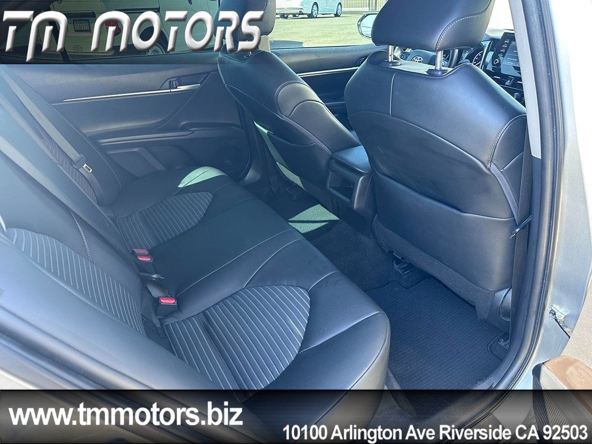 Used 2022 Toyota Camry SE w/ Carpet Mat Package (TMS) FWD image 9