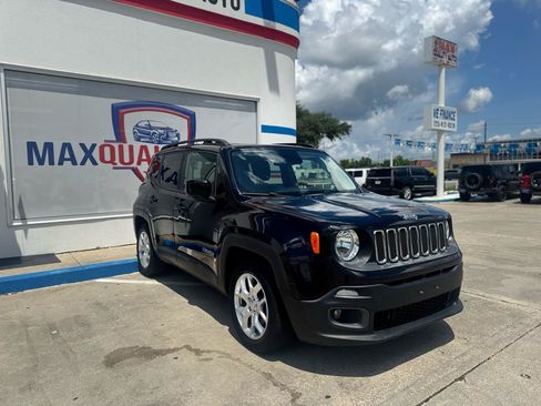 Used 2017 Jeep Renegade Latitude FWD image 26