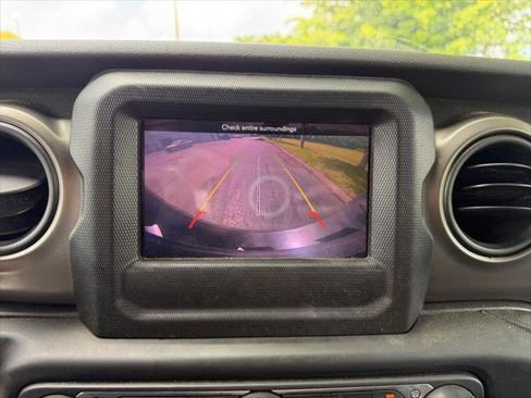 Used 2018 Jeep Wrangler Unlimited Sport S AWD/4WD image 29
