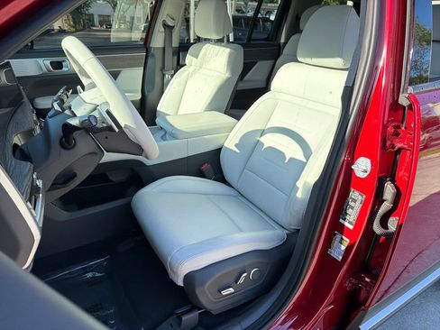 Used 2024 Hyundai Santa Fe Limited FWD image 33