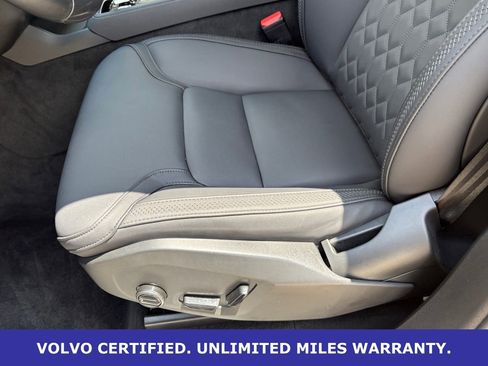 Certified 2025 Volvo XC90 B6 Plus AWD/4WD image 28
