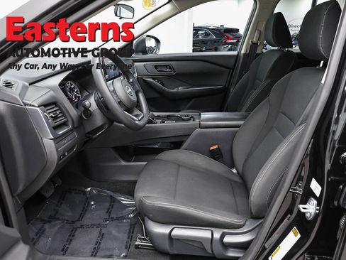Used 2024 Nissan Rogue S AWD/4WD image 14