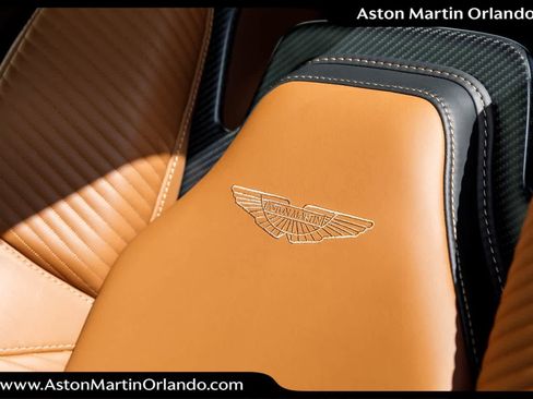 Used 2023 Aston Martin DBS Coupe image 5
