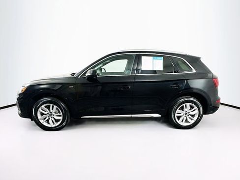 Used 2023 Audi Q5 2.0T Premium w/ Convenience Package image 4