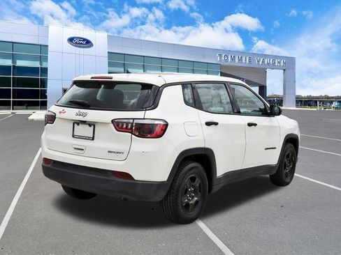 Used 2018 Jeep Compass Sport FWD image 4