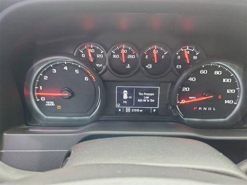 Used 2024 Chevrolet Silverado 2500 Custom w/ Custom Value Package image 12