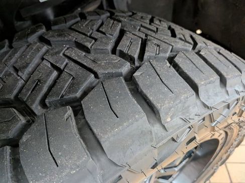 Certified 2021 Ford Expedition XLT w/ FX4 Off-Road Package image 11