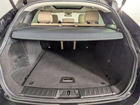 Used 2017 Jaguar F-PACE Premium image 30