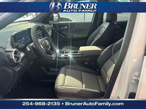 New 2026 Chevrolet Equinox LT w/ Convenience Package II image 12