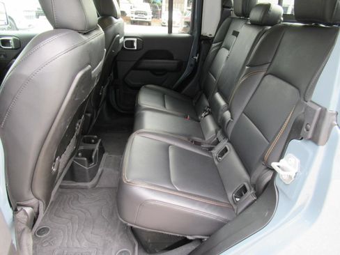 Used 2025 Jeep Gladiator Sport AWD/4WD image 37