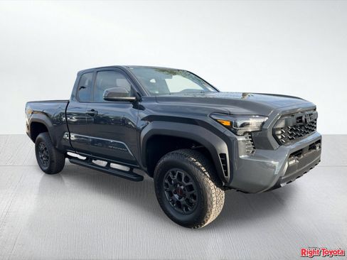 Certified 2025 Toyota Tacoma PreRunner RWD image 9
