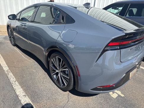 Used 2024 Toyota Prius XLE image 5