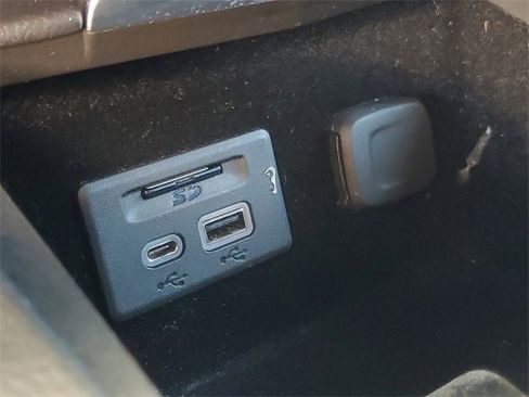 Used 2021 Cadillac XT4 Premium Luxury w/ Cold Weather Package image 22