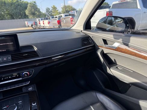 Used 2020 Audi Q5 2.0T Premium w/ Convenience Package AWD/4WD image 20
