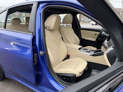 Used 2025 BMW 330i xDrive Sedan AWD/4WD image 11