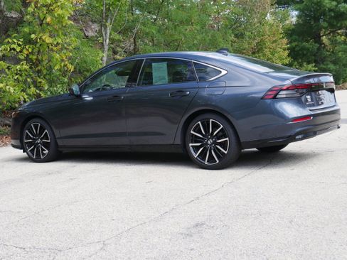 Used 2024 Honda Accord Touring image 4