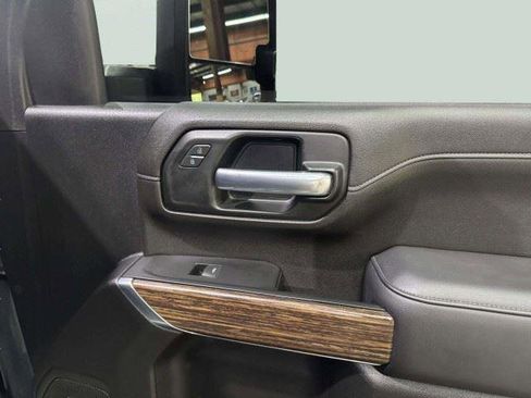 Used 2020 Chevrolet Silverado 2500 High Country w/ Technology Package AWD/4WD image 39