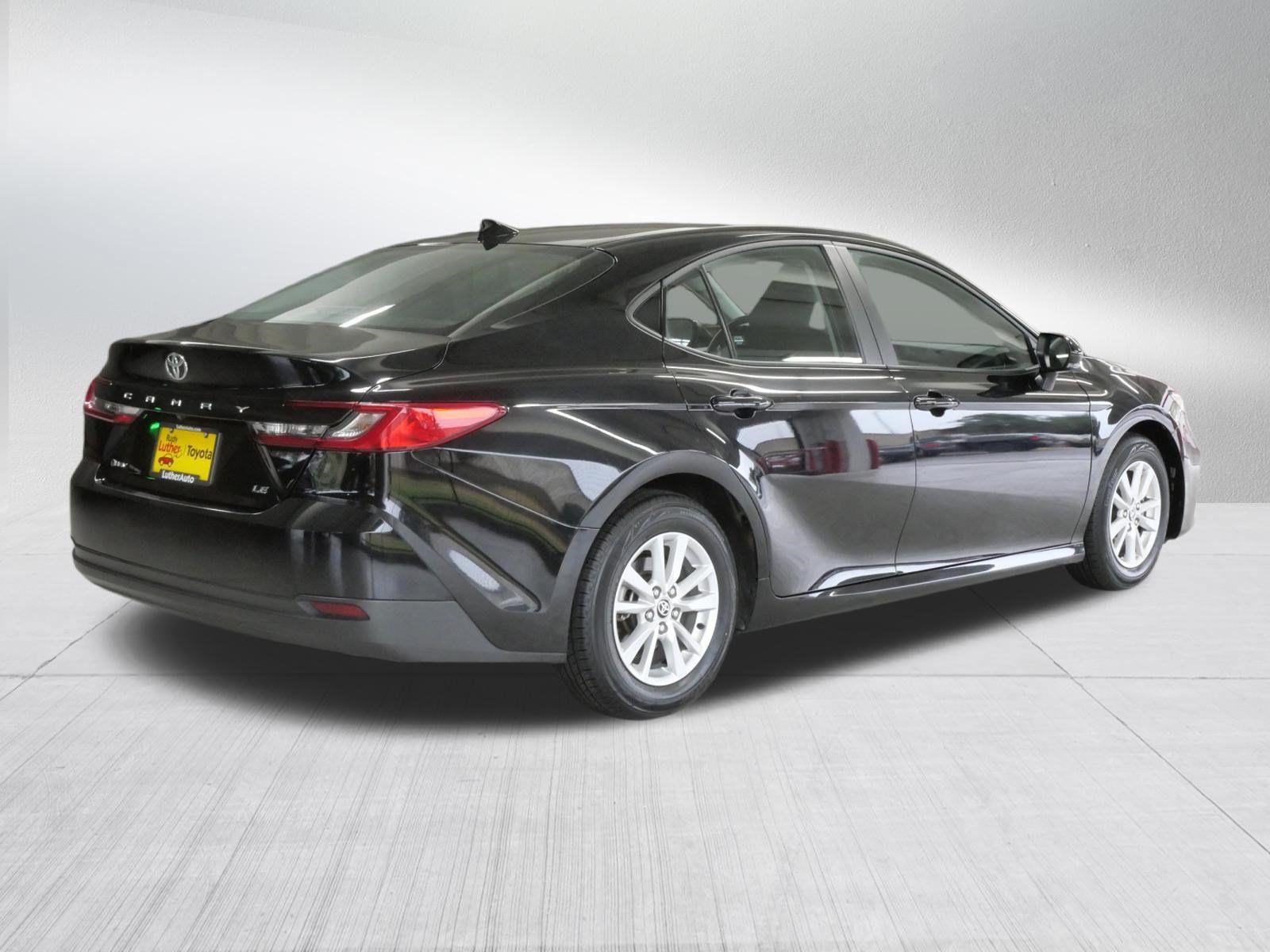 Used 2025 Toyota Camry LE FWD image 8