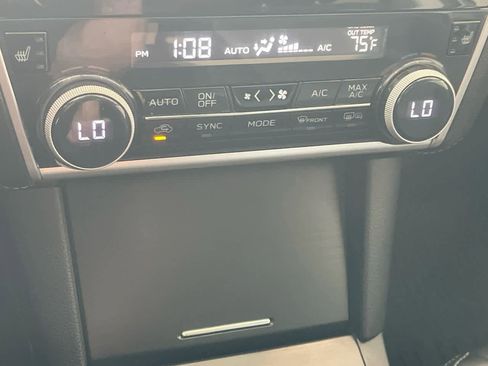 Used 2018 Subaru Outback 2.5i Limited AWD/4WD image 19