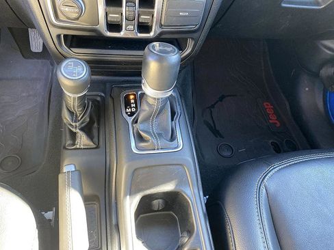 Used 2022 Jeep Wrangler Unlimited Sahara w/ Cold Weather Group image 17