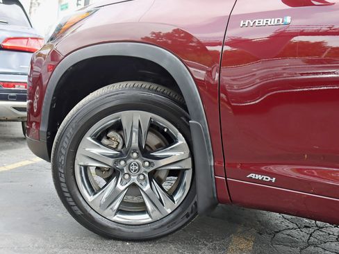 Used 2019 Toyota Highlander Limited Platinum w/ Carpet Mat Package (TMS) AWD/4WD image 15