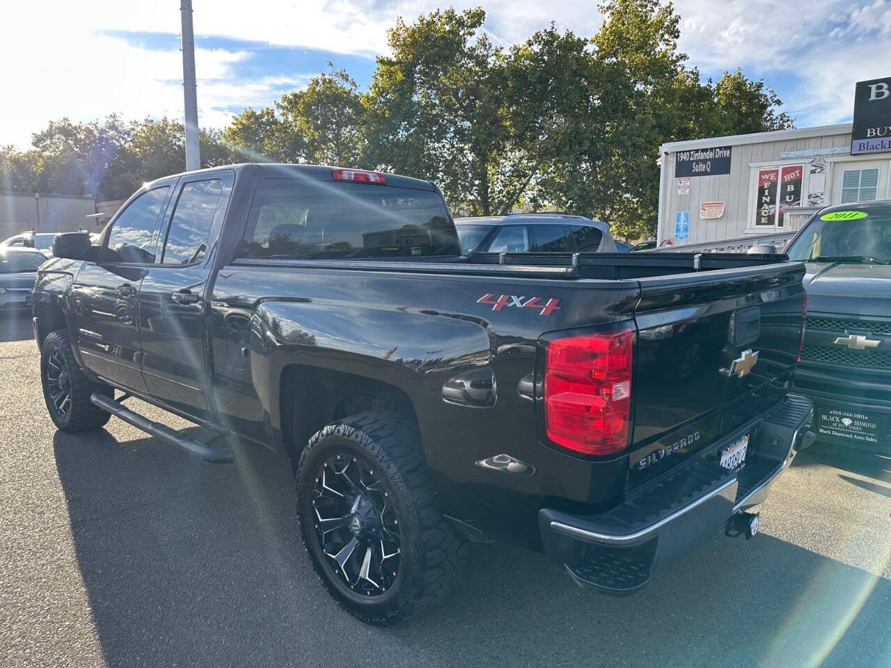 Used 2018 Chevrolet Silverado 1500 LT AWD/4WD image 8