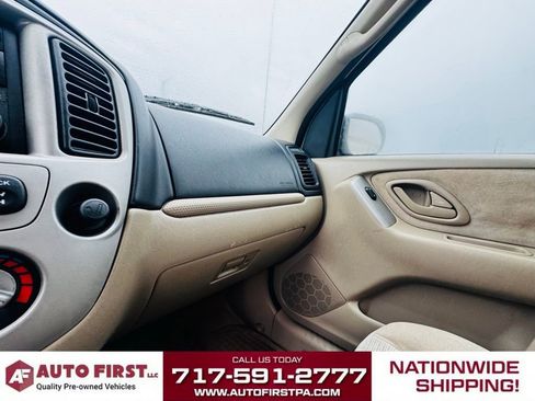 Used 2004 MAZDA Tribute LX image 13