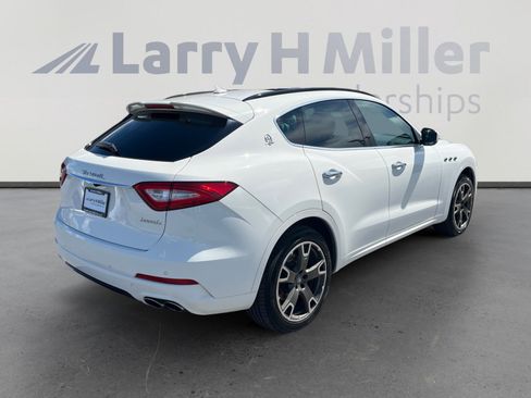 Used 2017 Maserati Levante w/ Sport Package image 5