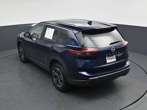 Used 2025 Nissan Rogue SV FWD image 38