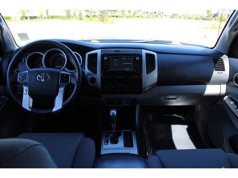 Used 2015 Toyota Tacoma 4x4 Double Cab w/ TRD Off-Road Package image 9