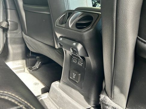 Used 2022 Jeep Wrangler Unlimited Sahara w/ Cold Weather Group AWD/4WD image 35