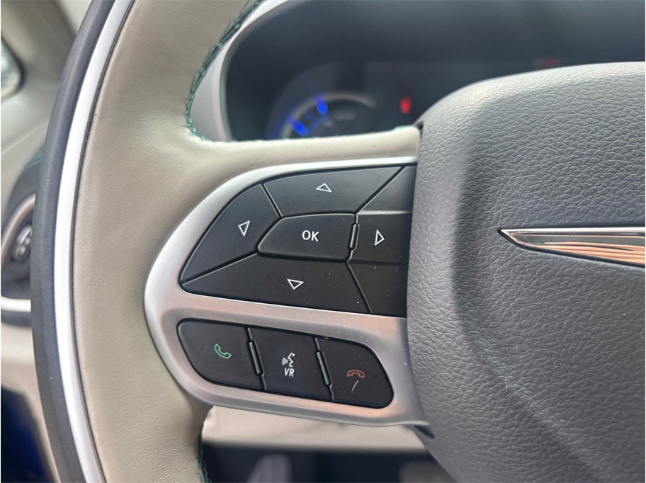 Used 2018 Chrysler Pacifica Limited FWD image 22