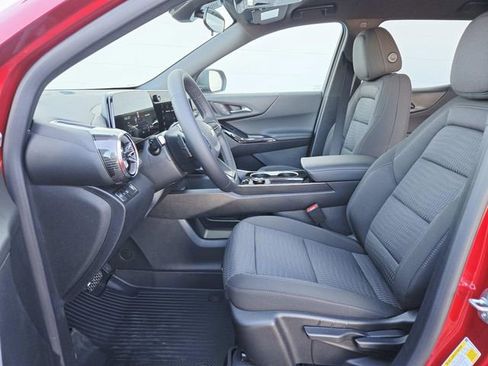 New 2026 Chevrolet Equinox LT w/ LPO, Floor Liner Package image 8