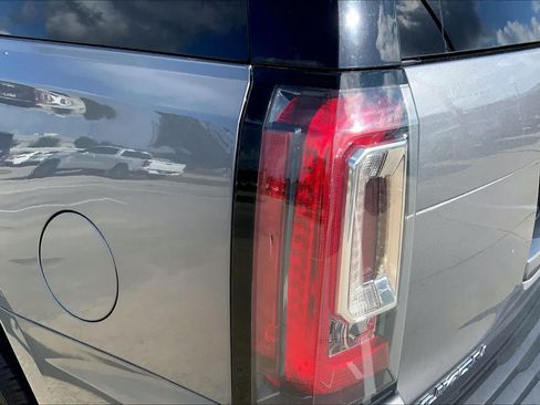 Used 2019 GMC Yukon SLT AWD/4WD image 28