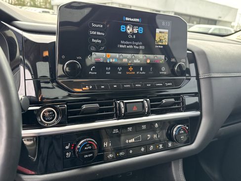 Used 2023 Nissan Pathfinder Platinum image 36