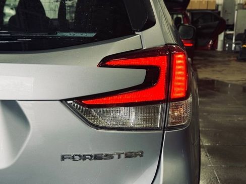 Used 2023 Subaru Forester Premium image 8