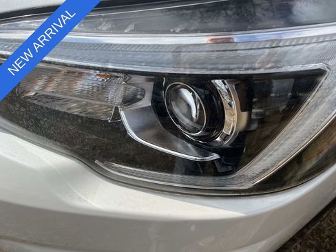 Used 2020 Subaru Forester Limited image 7