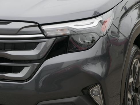 Certified 2025 Subaru Forester Premium image 8