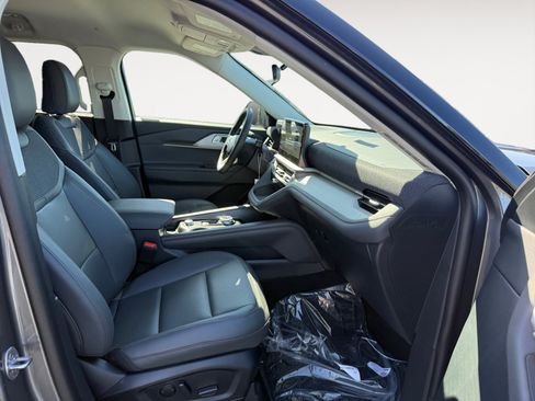 New 2026 Ford Explorer Active w/ Active Comfort Package RWD image 19