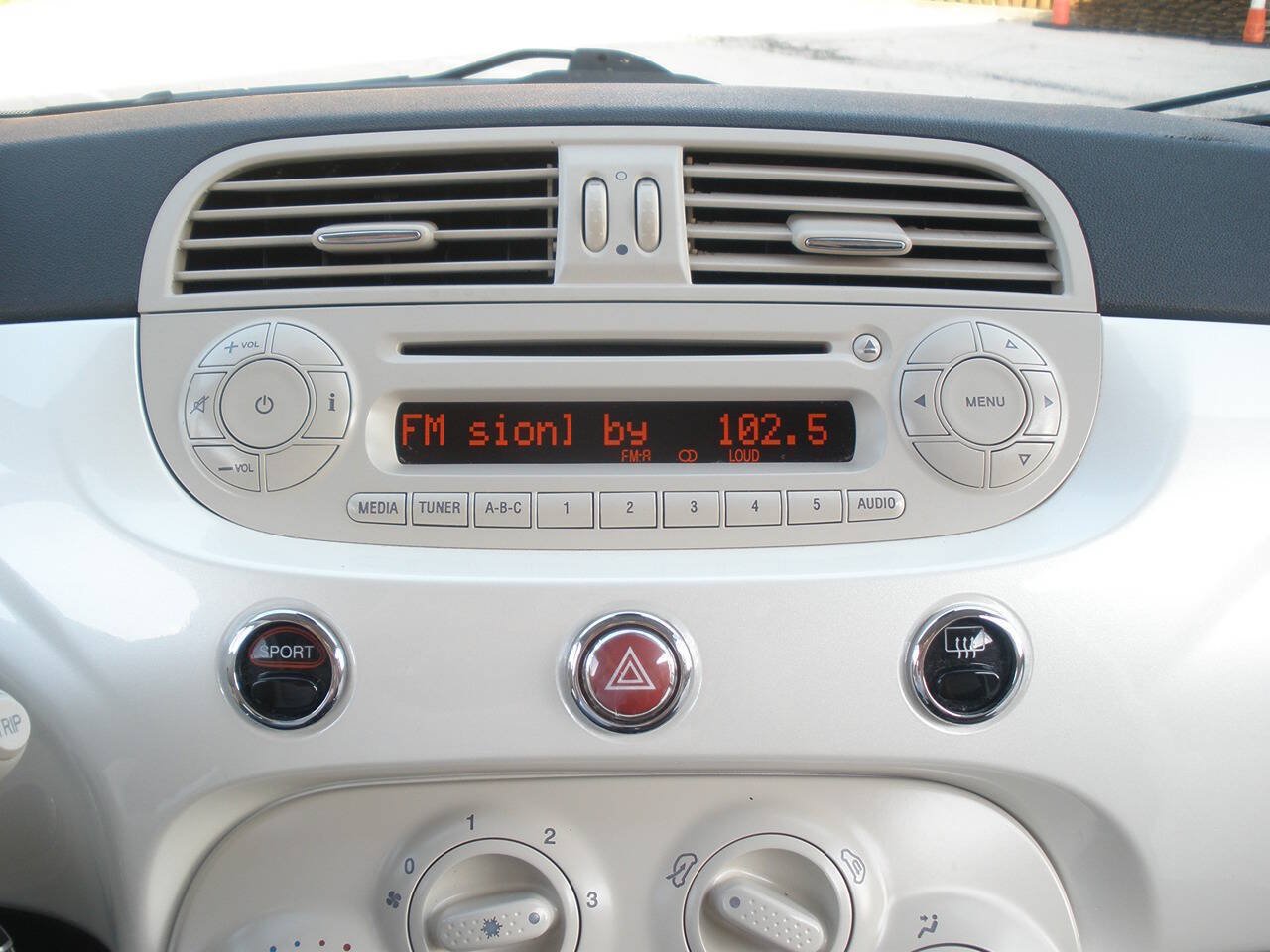 Used 2015 FIAT 500 Pop FWD image 34