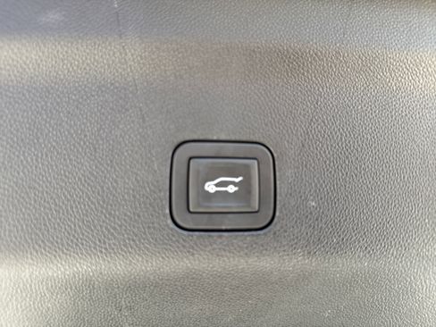 Used 2025 Chevrolet Suburban High Country w/ Sun And Tow Package image 37