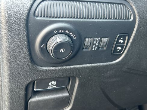 Used 2024 Jeep Wagoneer L Series II image 14