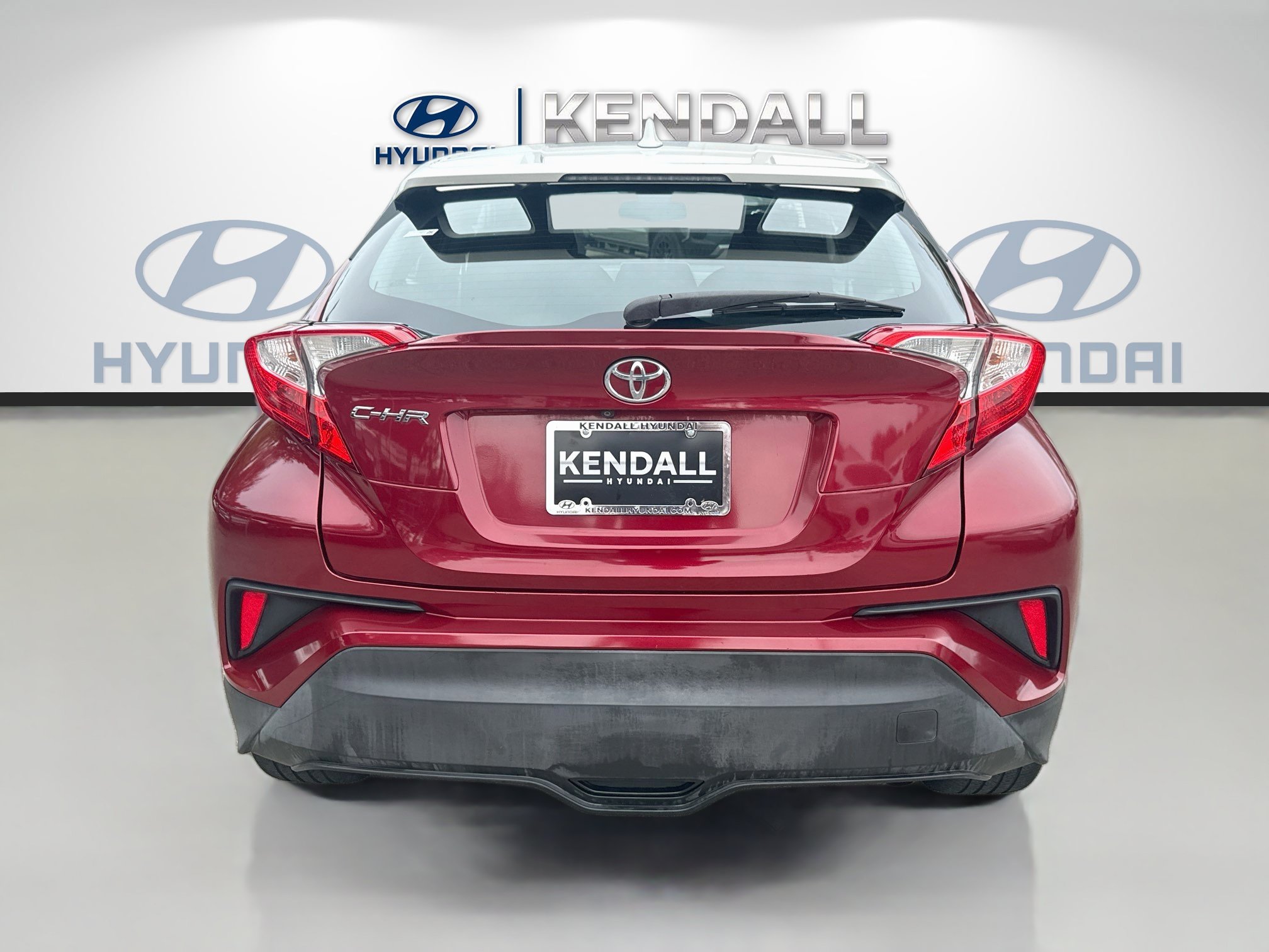 Used 2018 Toyota C-HR XLE FWD image 5