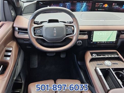 Certified 2025 Lincoln Navigator Reserve AWD/4WD image 11