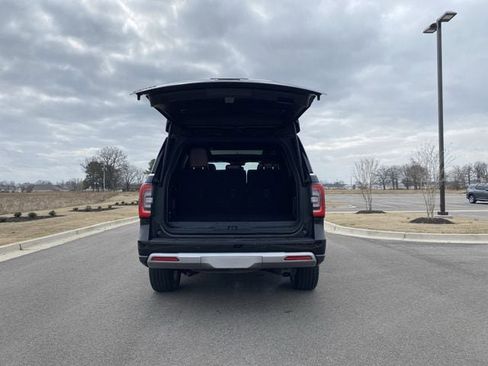 Used 2024 Ford Expedition Limited image 18