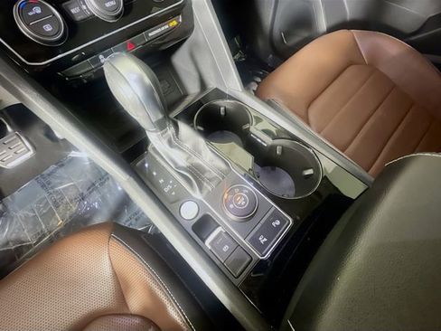 Used 2021 Volkswagen Atlas SEL Premium image 24