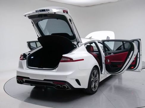 Used 2020 Kia Stinger GT1 RWD image 21