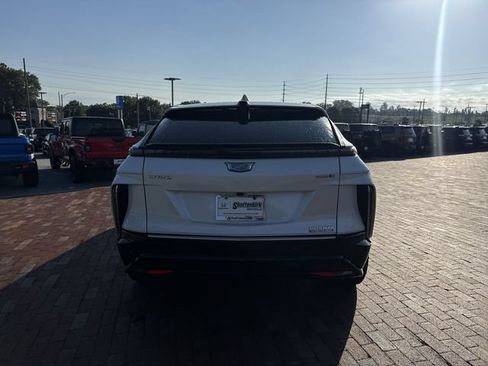 Used 2024 Cadillac Lyriq Luxury RWD image 35